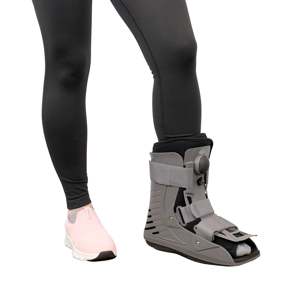 Short Full Shell Walking Boot with Air Pump Small E740301